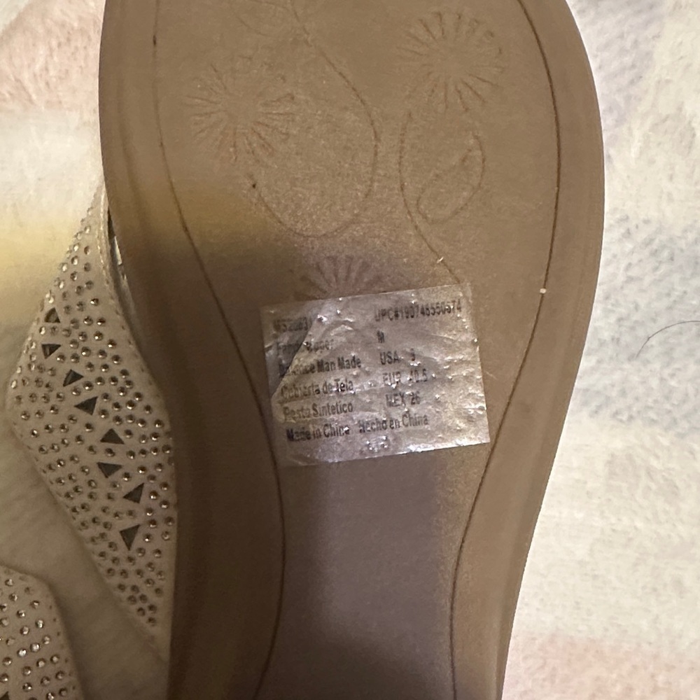 Elegant Silver and Tan Women's Slip On Sandals size 9 M - Picture 6 of 8